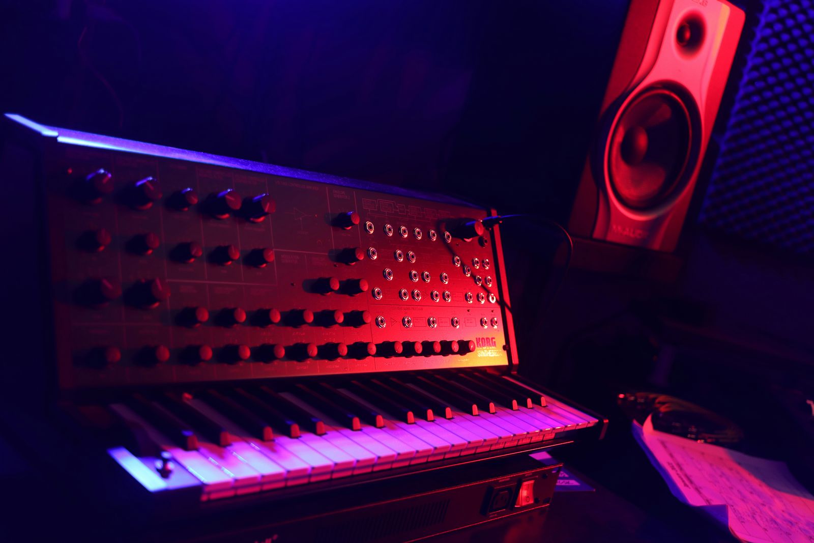 How to Prepare Your Mix for a Mastering Session - what does a mastering engineer do