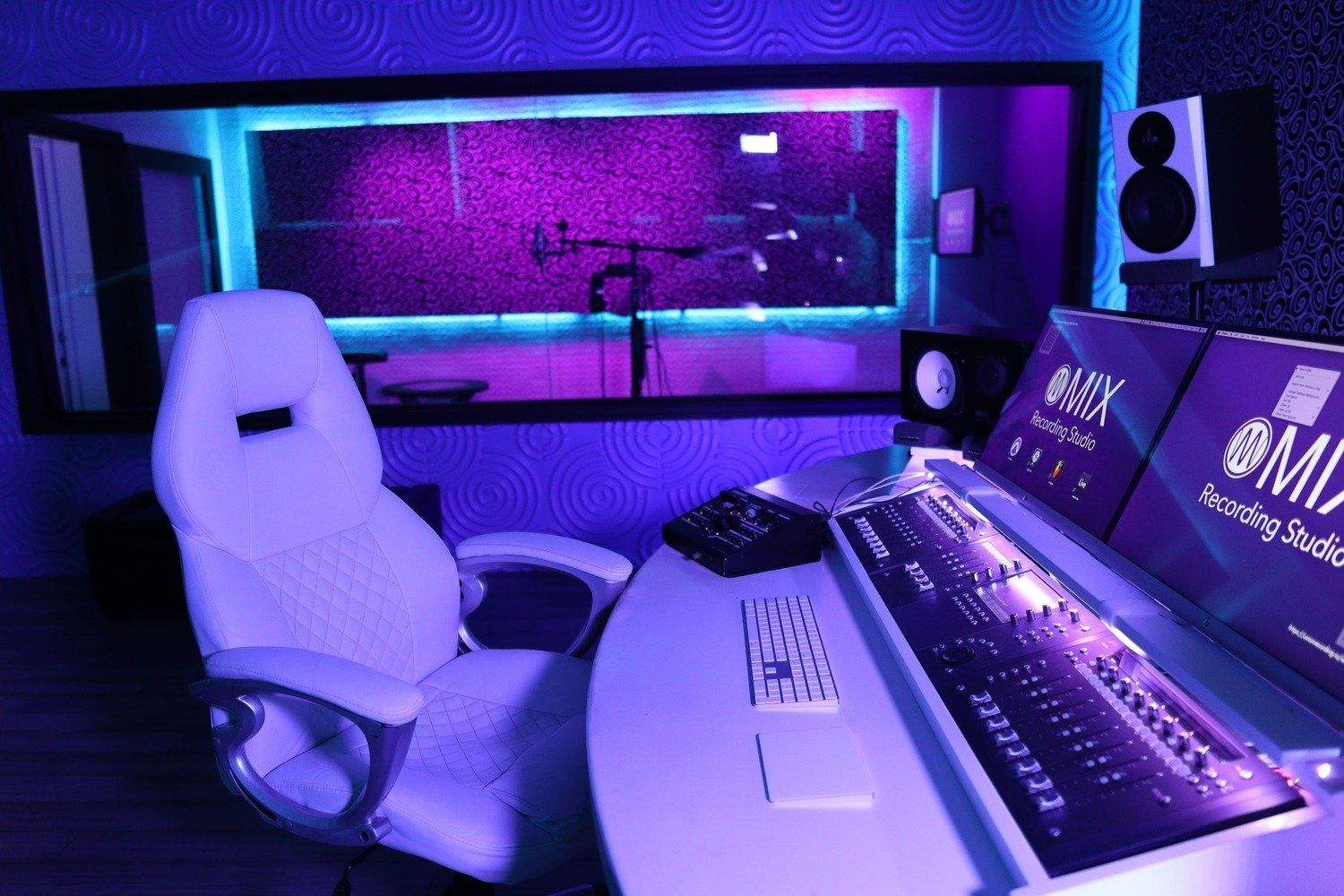 Best recording instruments - MIX Recording Studio Best recording instruments comparison - vocal chain versus live drum room at MIX Recording Studio Los Angeles