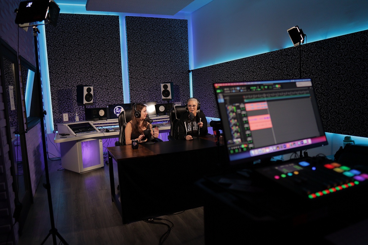your mix is telling on you: why LA independents are choosing pro studios in 2026