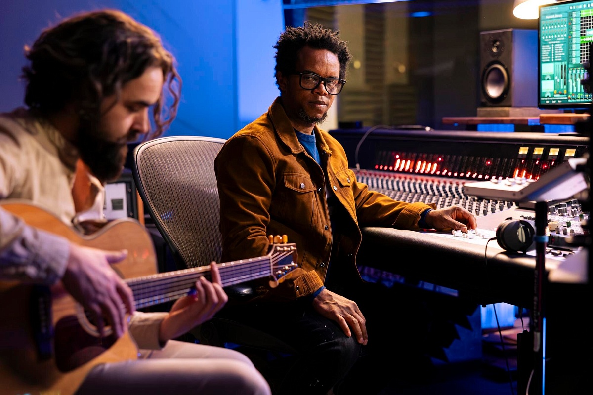 Crack the Code: Navigating the Competitive Music Industry as an Independent Artist