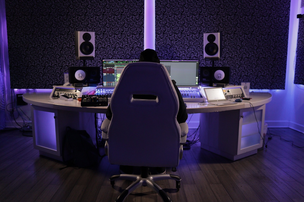 Why Location is Key for Independent Artists Recording in LA