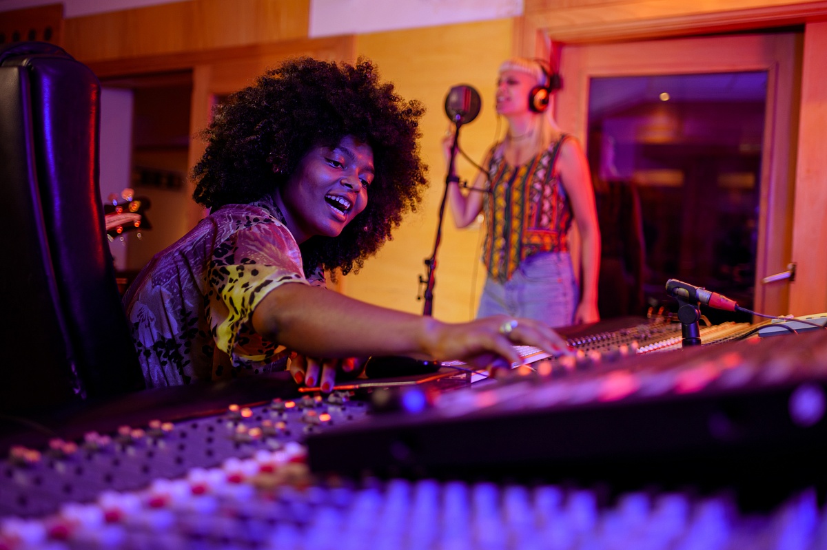 How to Get Better Results in a Professional Recording Studio in Los Angeles